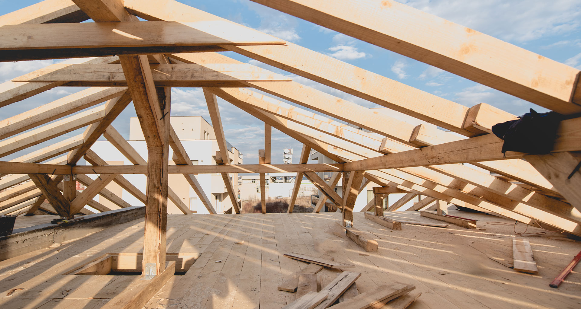 Travaux de charpente, contactez Couvreur & Co,  à Issy-les-Moulineaux (92130) dans les Hauts-de-Seine (92)